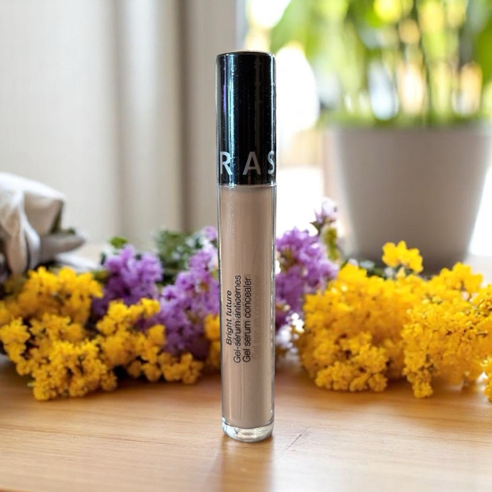 💎 SEPHORA BRIGHT FUTURE GEL SERUM
CONCEALER 10 Eclair New